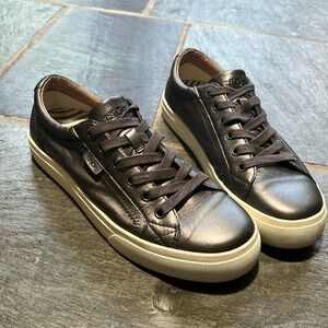 Taos Leather Sneakers size 8.5